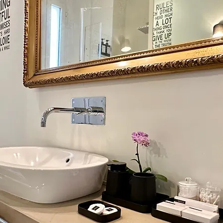 Lily Pads -elegant Apartment- In The Center * Milano