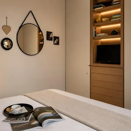 Comecasa Lily Pads -elegant Apartment- In The Center Mediolan