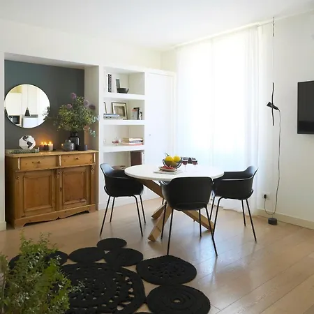 Apartament Comecasa Lily Pads -elegant Apartment- In The Center Mediolan