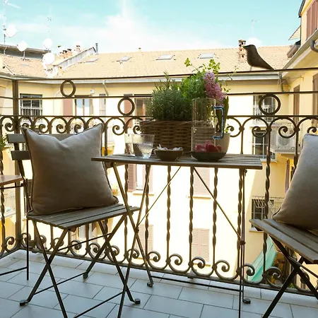 Comecasa Lily Pads -elegant Apartment- In The Center Apartament