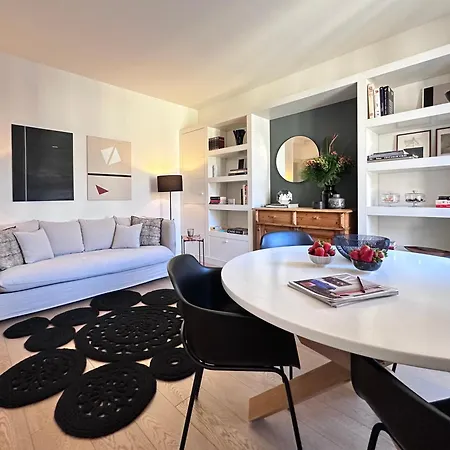 Lily Pads -elegant Apartment- In The Center Apartman *
