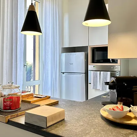 Lily Pads -elegant Apartment- In The Center Apartman *